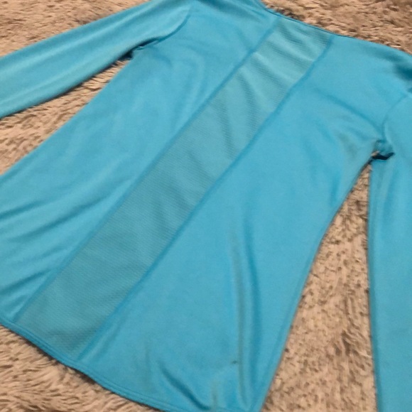 An athletic lightweight long sleeve shirt. - Picture 4 of 4